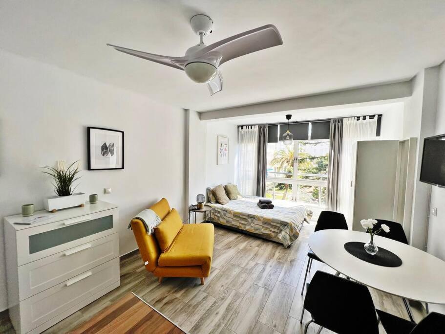 Centrico Y Nuevo Estudio * Fuengirola